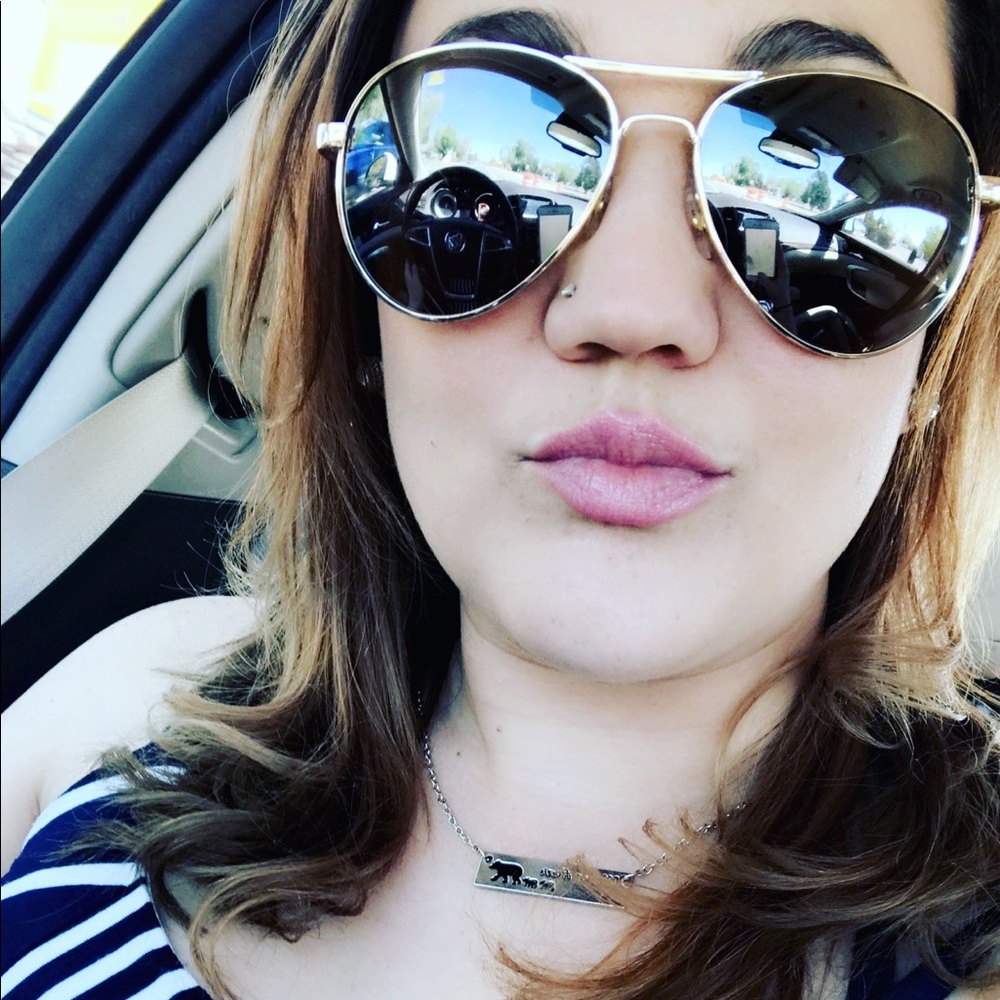 Meet your Posher, Bribrittany